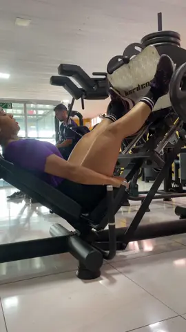 #academia#treinodegluteosparamulheres #musculação #Fitness #gym #academia #treino #foco #dieta #bodybuilding #nopainnogain #muscle #fit #Lifestyle #personaltrainer #maromba #workout #saude 