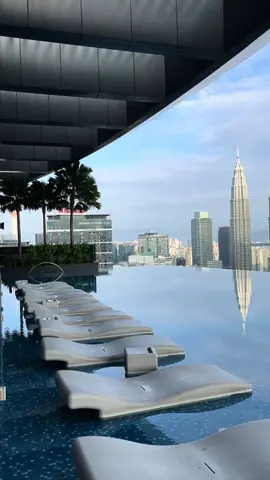 The best infinity pool in KL 🐳✨ #KL #kualalumpur #malaysia #malaysiatiktok #fyp #infinitypool 