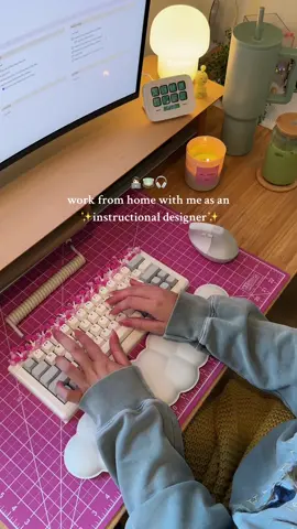 A quick morning in my life working from home✨cant believe its already May🫣 and we’re halfway to Halloween whaaaat! #asmrsounds #dayinmylife #dailyvlog #workwithme #productivity #organization #desksetup #wfhlife #cozydesksetup #foryou #deskaccessories #cozytok 