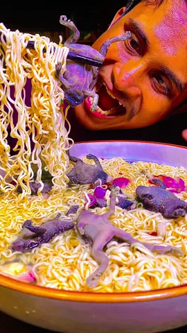 Wow! Make Soup Yellow Noodles With Bullfrog #bullfrog #fypage #indonesia #fyp #usa_tiktok #fastfood #indiafood #usa_tiktok 