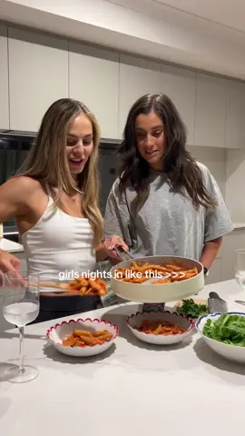 this is your sign to have a girls night in & make Gigi Hadid inspired vodka pasta 🫶🏻🍝🥂  #providore #vodkapasta #bestie #girlsnight #pasta #friendship ad
