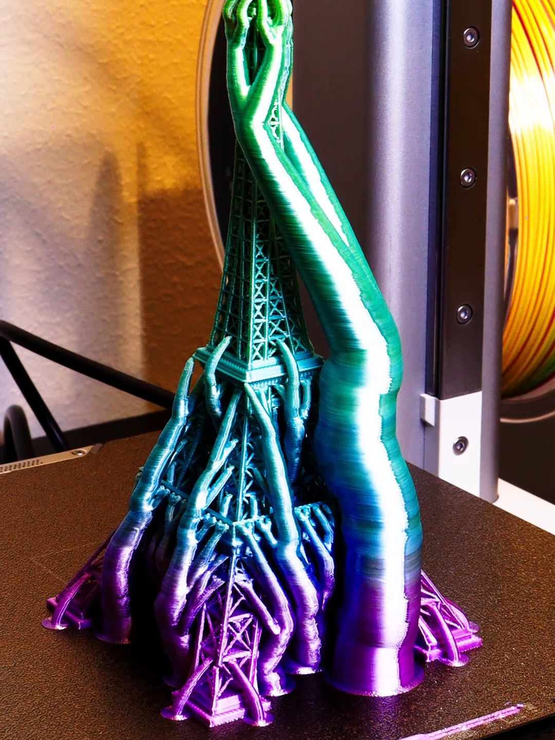 3D printed Eiffel Tower 3D model / STL File used in this video found here: https://makerworld.com/en/models/101271#profileId-323342 The filament used for this print is PLA Silk Rainbow by Geeetech My 3D prints are made with Bambu Lab A1 mini. #3dprinting#3dprint#3dprinted#3d#bambulab#satisfying#asmr#timelapse#eiffeltower