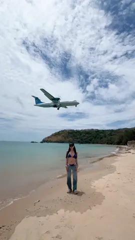 Khi bạn trở nên ưu tú, sẽ không sợ cô đơn. Bạn mạnh mẽ rồi, thì không ngại thử thách. Lúc đắc ý đừng huênh hoang, khi thất thế đừng nản chí. Hoa không thể nở quanh năm, người đâu thể nghèo suốt kiếp. #sanmaybaycondao #condao #bãidamtrau🏝🏝 #máybay 