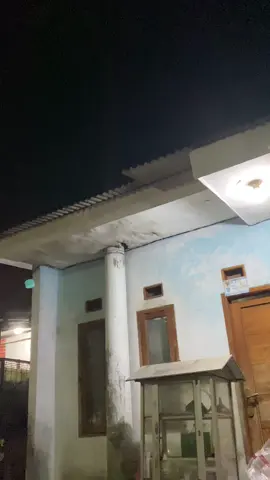 menggalau di depan warmad emang ga ada obadddd #fyp #coverlagu #ekhsan #pergitakmeninggalkan 