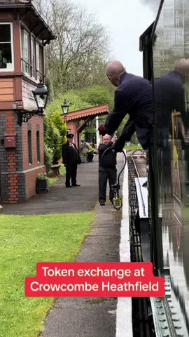 Perfectly done! #trains #train #railways #railway #railwayphotography #trainspotting #railwaycommunity #steamtrain #steamlocomotive 