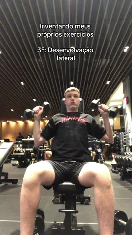 Desenvolvação lateral 🗿 #academia #desenvolvimentocomhalteres #elevacaolateral 