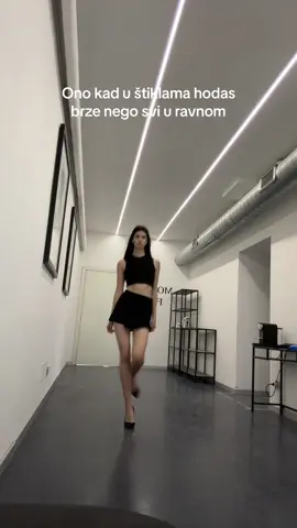 Horsewalk? #balkan#srbija#catwalk#horsewalk#model#manekenka#milan#italy 