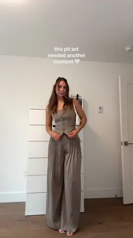 From the drafts, but this fit needed another moment @prettylittlething 👏🏼☕️ #fyp #prettylittlething #plt #pltset #pantset #springfashion #causualweddingguestoutfit #fashiontiktok #OOTD 