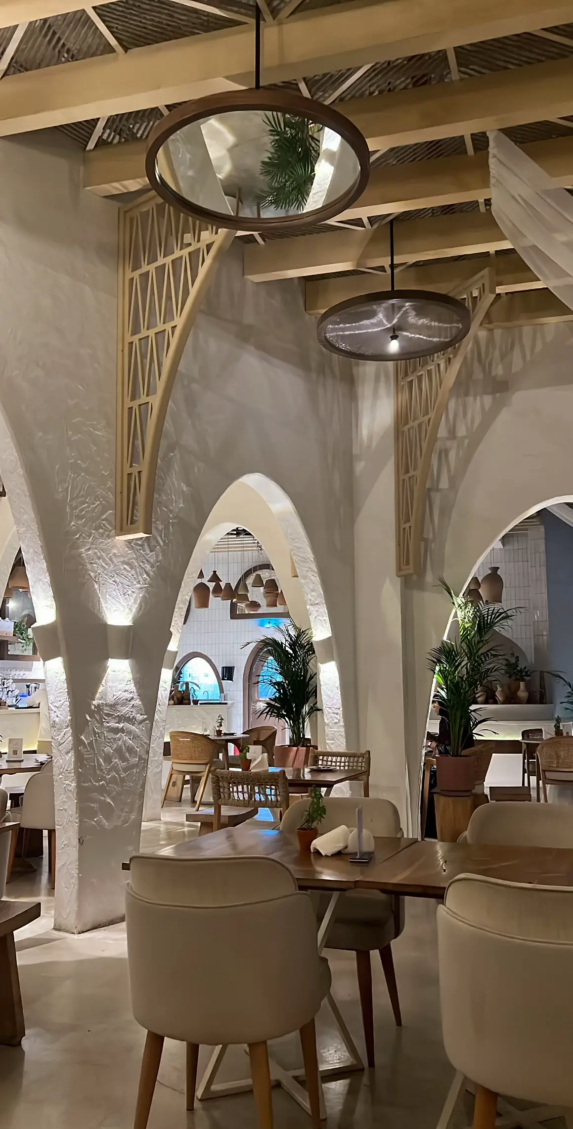 يمييي البطاط والبيتزاء😋❤️❤️.  #مجمع_ذا_اسبلاند #viral #fyp #مطاعم_الرياض 