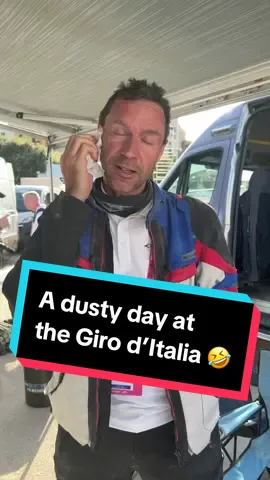 It was a very DUSTY day on the motorbike for Jensie 🤣🏍️ #cycling #giro #giroditalia #stradebianche