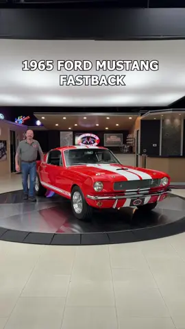 What would you call this color? 🤔 Orange or Red? Leave your answer bellow!