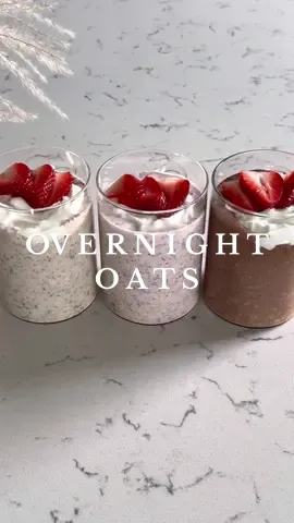 High-protein Overnight Oats🍫🍓🤍  #overnightoats #oats #healthymealprep #healthymealideas #mealprepideas #mealprep #overnightoatsrecipe #breakfast #breakfastideas #oatstiktok #oatsrecipe #EasyRecipe #morning #asmr #asmrfood 