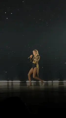 i can do it with a broken heart; taylor swift [tags: #taylorswift #THETORTUREDPOETSDEPARTMENT #tayswiftlyrics #legenda #tradução #swifttok #theerastour #erastour] 