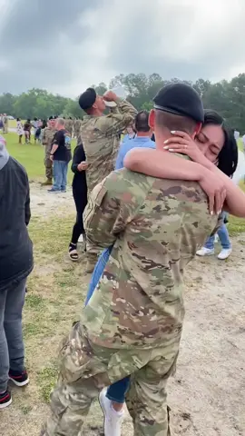 I just love him🥹🇺🇸  #army #armytapout #military #tapoutceremony #fyp #armywife #longdistancerelationship 
