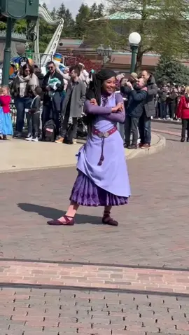 Asha Joins Million Splashes Of Colour Parade @Disneyland Paris ✨ #disneylandparis #disney #disneyparis #symphonyofcolours #amillionsplashesofcolour #Asha #Wish #DisneyWish #Disney #WaltDisney #Disneyland #DisneylandParis #disney #disneyland #disneylandparis #amillionsplashesofcolour #disneyparks #disneyparade