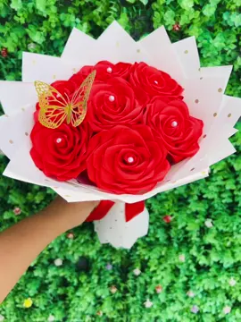 Ramo eterno de 7 rosas 😍❤️ #diadelasmadres #honduras #tegucigalpa #rosaseternas #fyp #parati 