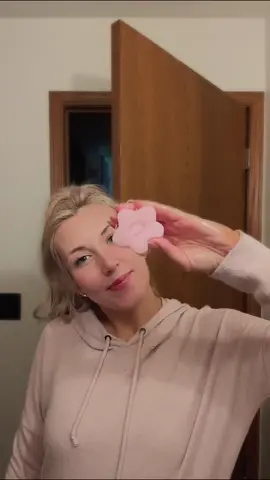 Meet my newest skincare bestie, the kojnac face sponge! Linked in bio ✨ @Clean Circle #cleancircle #cleancircleaffiliate #mothersdaygiftidea #mothersdaywothcleancircle #skincare #skintok 