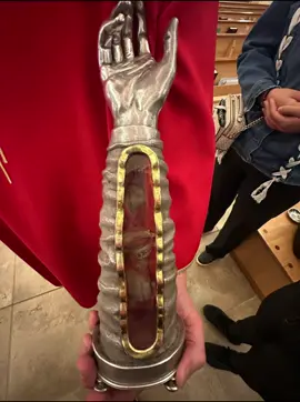 In February 15 2023 we had the privilege to attend to St. Jude  catholic church in Allen Texas. We had the opportunity to be blessed and hold the relic in our hands./ En Febrero 15 2023 tuvimos el privilegio de assistir a la iglesia de San Judas Tadeo en Allen Texas. Tuvimos la oportunidad de ser bendecidos y sostener la reliquia en nuestras manos #viral #viral #stjude #relic #italy #rome #collincounty #huntcounty #fyu #foryourepage #sanjudas #roma #italia
