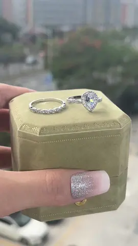 #moissanite #rings #foryou #diamondmoment #foryoupage #promisering #jewellery #weddingring 