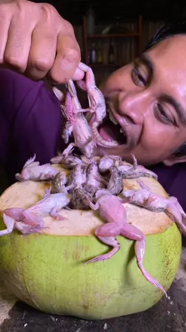 Food Energy Frogs in Coconut #frog #coconut #foodenergy #indiafood #usa_tiktok #indiafood #fyp #favouritefood 