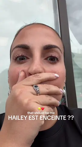 that should be me. #justinbieber #pregnant #haileybieber #biebers #haileybieberpregnant #onelesslonelygirl #thatshouldbeme 