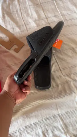 Olha o que chegou e eu fiz Unboxing… Nike Air Max Cirro Slide.   #nike #airmax #airmaxcirroslide #cirroslide #nikeslides 