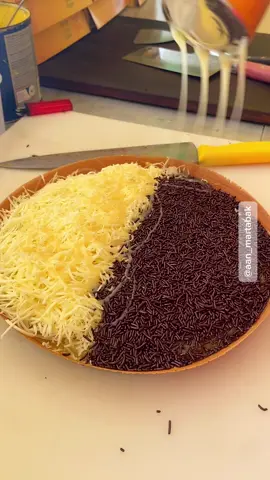 Martabak manis #aanmartabak #pastifyp #foodvlogger #streetfood #keju #coklat 