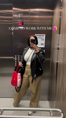Busy days are the best days. IG: legitexperience #retailtherapy #retailtherapist #fyp #viral #ditl #cometoworkwithme 