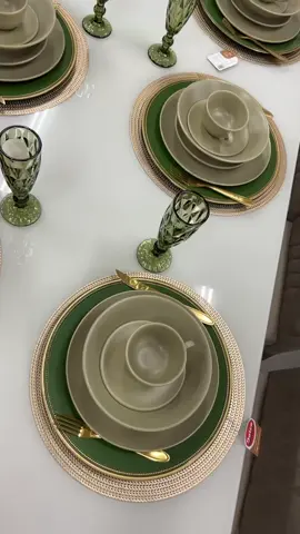 Verde oliva 🤍 #aparelhodejantar #aparelhodejantaroxford #moveis #lojademoveis  #pontalina #goiatuba #morrinhos #decor #cup #centerdiscos 
