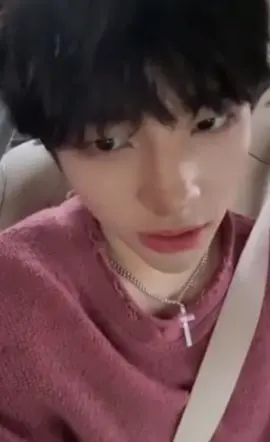 I love Hyunjin sm<33 #comforting #fancam #facecamkpop #f311x #skz #hyunjinskz #hyunjin 