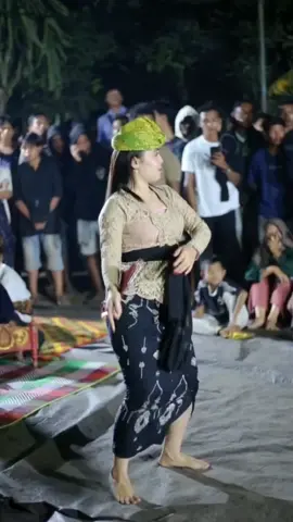 Goyang Kuy 🥳💃 #jogetlombok✅ #janggerlombok #lombokvirall🌴🌴 #tiktoklombok #temukarya05 #cilokaklombok #sasaktulen🙂❤️ 