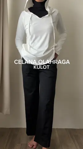 Membalas @balgis ᐢ.ˬ.ᐢ₎ ༘♡ ini yaa yg minta spill celana nya 🤗 cobain deh nyaman bgt apalagi kalau ga begitu pede pakai legging 😆#celanaolaharaga #celanaolahragawanita #celanagym #gymfit 
