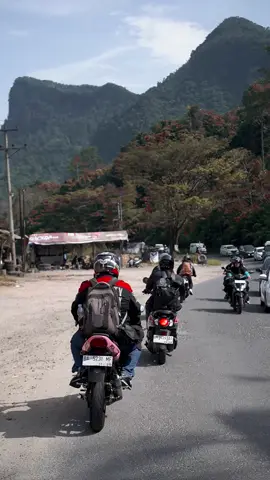 Kangen Sumbar uy… Take by @Shoot Xavi Project  #cinematicmotor #cinematicvideo #ninjarrold #ninjarr150 #ninja2tak #2stroke #ninjamodifikasi #fakesituation⚠️ #safetyriding #touringsumbar #sumbarriau #shootxavi #fyp 
