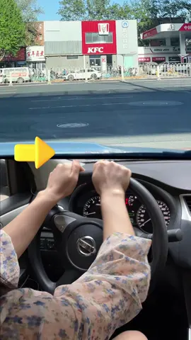 Pay attention to the correct driving method to make driving safer!#tiktok#howto#cartok#car#automotive #driving #skills #knowledge #fpy #fyp #tips #foryou #carsoftiktok