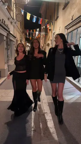 Nous, quand on débarque dans vos vies #pourtoi #fypシ #bestfriend @Chloé Benigni @camour’s kiki advendure 