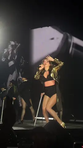 Taylor swift giving her all #icandoitwithabrokenheart #ttpd #theerastour #taylorswift #pariserastour #erastourfrance #swiftie 