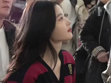 DAMN SHE'S SO STUNNING🫵🏻😩🫠 #kimyoojung #김유정 #fyp #foryou #foryoupage #xyzbca 