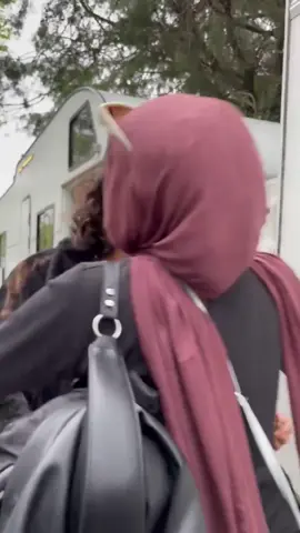 تعاملها مع الفانز 😭وكيف بتسألها عن اسمها وﻤركزة معها#اووباتي_سر_سعادتي #المتوحش_yabani #asi #rojbenerden #روجبين_اردين #آسي #asi_kiz 