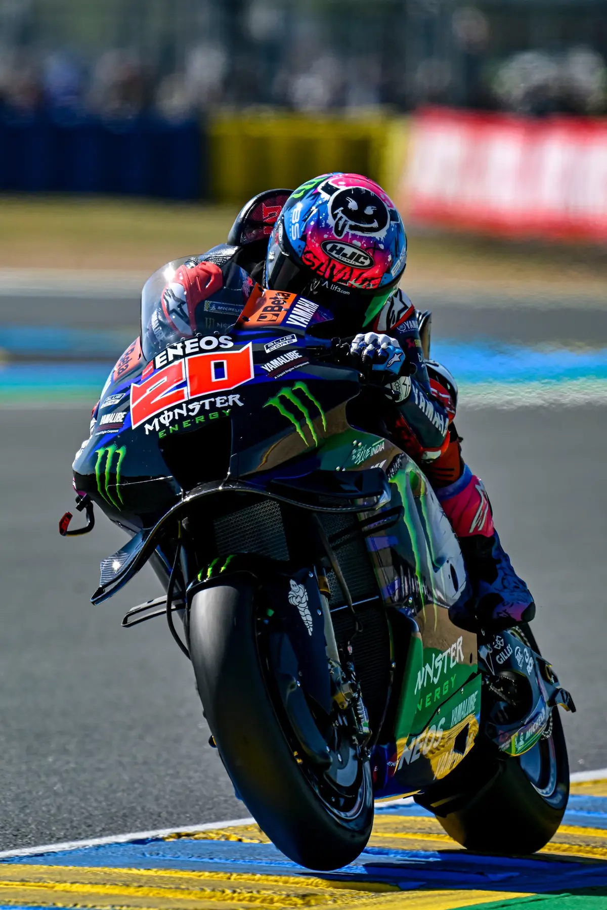 How are you liking @fabioquartararo20’s new helmet, gloves, and boots? 😈🎨 #MonsterYamaha | #MotoGP | #FrenchGP | #FQ20 | #FabioQuartararo