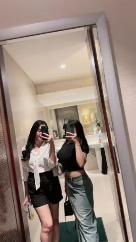 Jogetin aja walau banyak yang panas 😝 #foryoupage #fyppppppppppppppppppppppppp #surabaya 