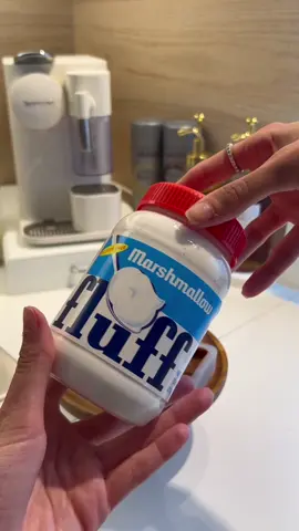 Tablette de chocolat à la guimauve avec du fluff marshmallow , c’est tellement bon qui a deja gouté ?  2,85 € sur amazon lien dans ma bio 🥰 #amazon #fluff #gourmandise #chocolate #tablette #recette #food #cuisine #kicthen #degustation #viral #36hour 