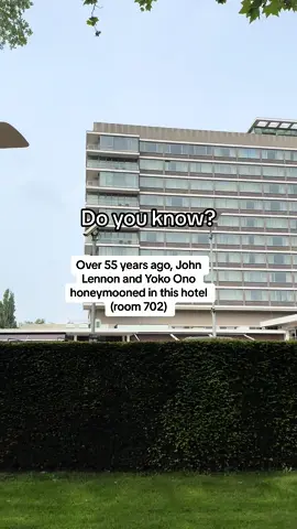 Getting my 10K steps in the neighborhood #amsterdamtips #netherlands🇳🇱 #amsterdamguide #amsterdamtourist #amsterdamcity #amsterdamattractions #johnlennon 