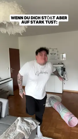 Einfach so tun als wenn es überhaupt nicht weh getan hätte 😂 #daily #fyp #fun #comedy 