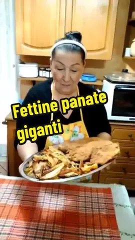 A chi è che non piacciono le fettine panate? 🫶  📌Ingredienti:  4 fettine grandi da fare panate  2 uova intere  qb pangrattato  1 cucchiaio parmigiano  qb sale  olio girasole x friggere  1,500kg patate (condite con olio, sale, pepe, rosmarino)  #lacucinadigilda  #gildarella  #piattoriccomicificco 