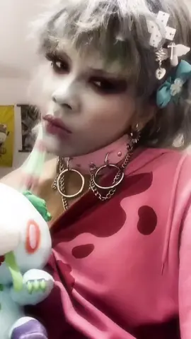 #gloomybear this song is so funny to me #gloomybearplush #zombiegloomybear #gloomybearmakeup #gloomybearcosplay #divinecosplayer #poccosplayer #blackcosplayer 