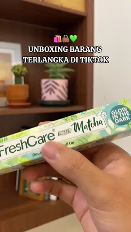 Unboxing barang terlangka di dunia!! Kalau keranjang kuningnya ada kamu orang beruntung!!🤩✨ #freshcaresmash #freshcarematcha #freshcaresmash4in1 #freshcaredoubleinhaler #glowinthedark #freshcare #fyp #freshcaresmashmatcha #baranglangka #inhaler #inhalerviral 