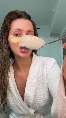 Sea moss makes you glow from the inside out ✨ if you have it try it as a face mask!! My skin loves me when I do it 😇 #seamoss #seamossgel #seamossbenefits #naturalbeauty 