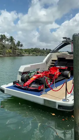 randomly spotted this f1 car on a boat 😭