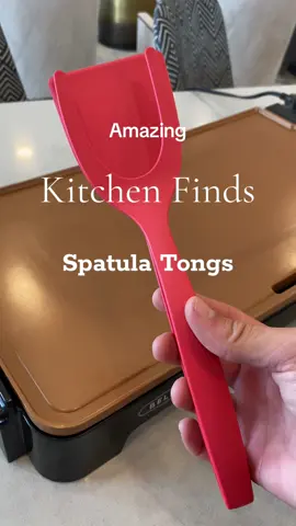 Amazing Kitchen Finds! Find this gadget in my bye oh under “Kitchen Finds” #gadget #kitchengadgets #spatula #flip #tong 