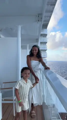 My real twin  #twins #momandson #OOTD 